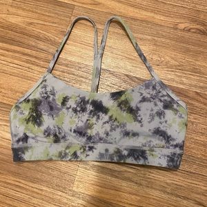 Lululemon FLOW Y NULU BRA *LIGHT SUPPORT, A–C CUPS - like new!